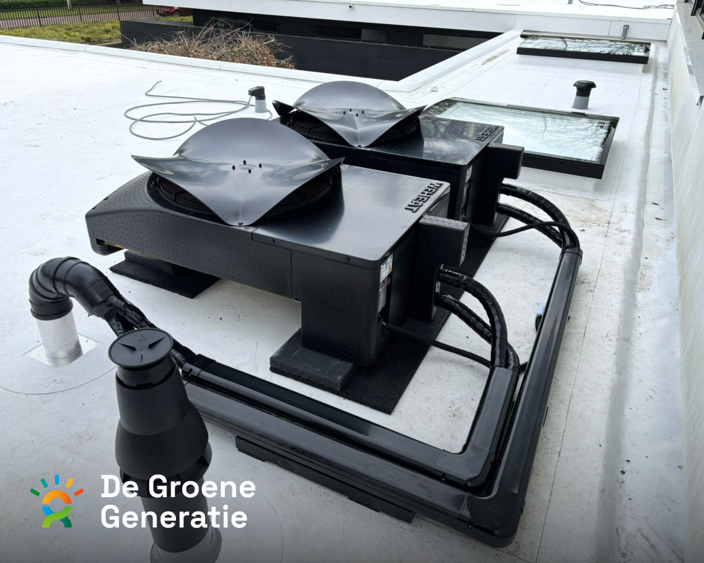 WeHeat Flint P40 warmtepompinstallatie op plat dak, duurzaam geplaatst door De Groene Generatie