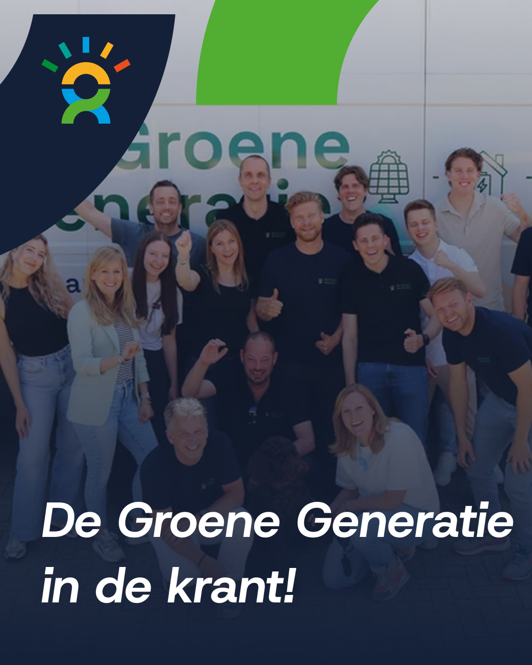 dgg-team-18-09 Team van De Groene Generatie poseert enthousiast voor hun pand in Schaijk, naar aanleiding van hun publicatie in de krant.